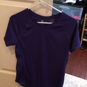 Women’s old navy active T-shirt